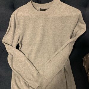 Men’s medium slim fit H & M crewneck sweater.  Light heather gray.